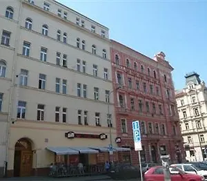 claris.praguehotelsweb.com/